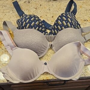 NWOT Izod 3 Pack Lightly Lined Bras